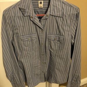 Gap size small button down shirt
